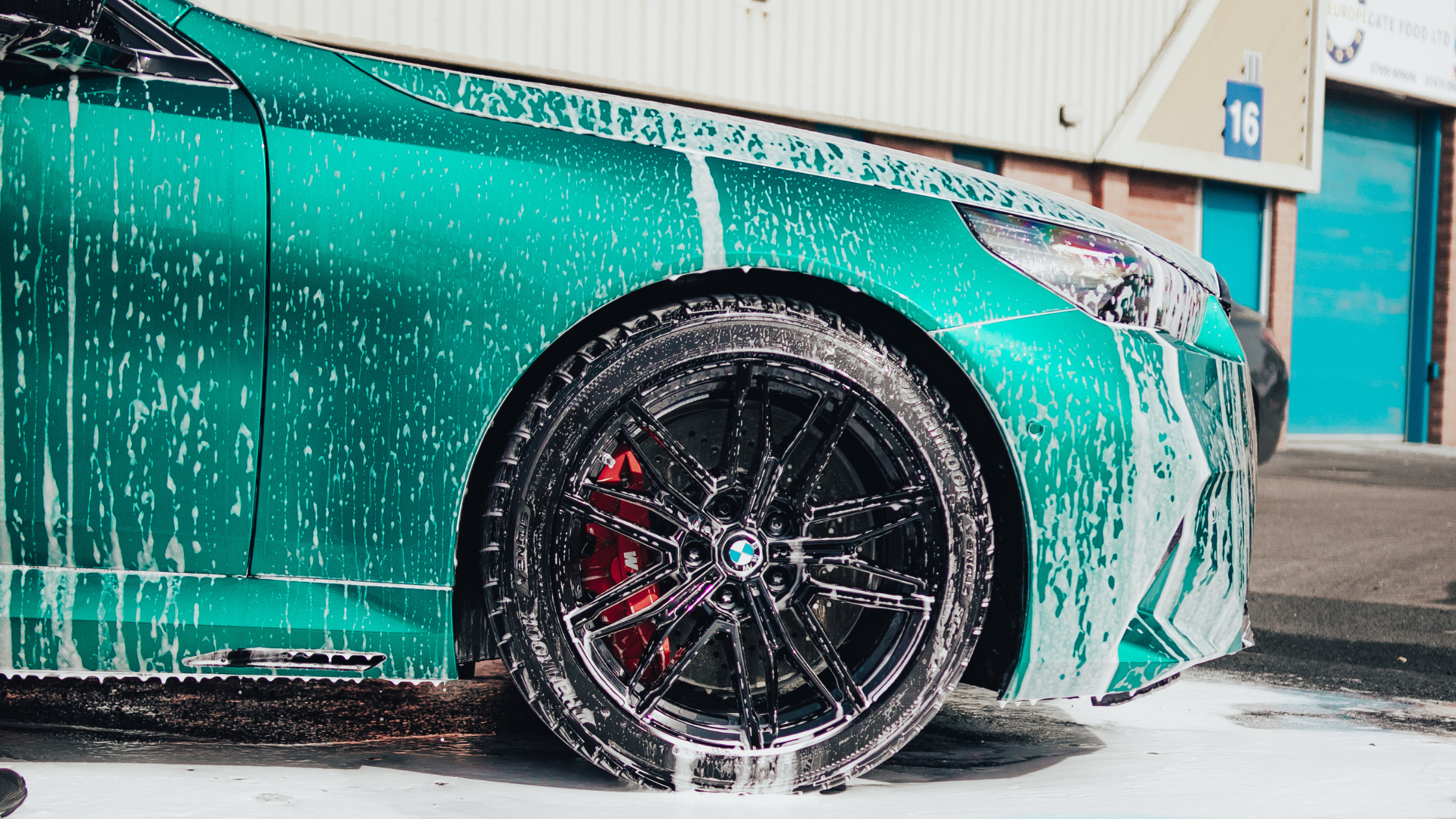 Car Detailing for Dummies - Snow Foam vs Shampoo